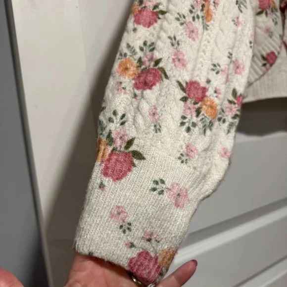 Storia Pink Floral Cardigan Sweater - Picture 3 of 10